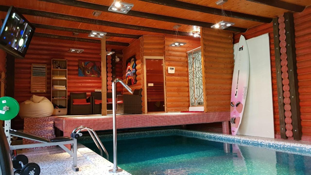 Luxury Apartments With Pool And Sauna In The Villa Chernivtsi Luaran gambar
