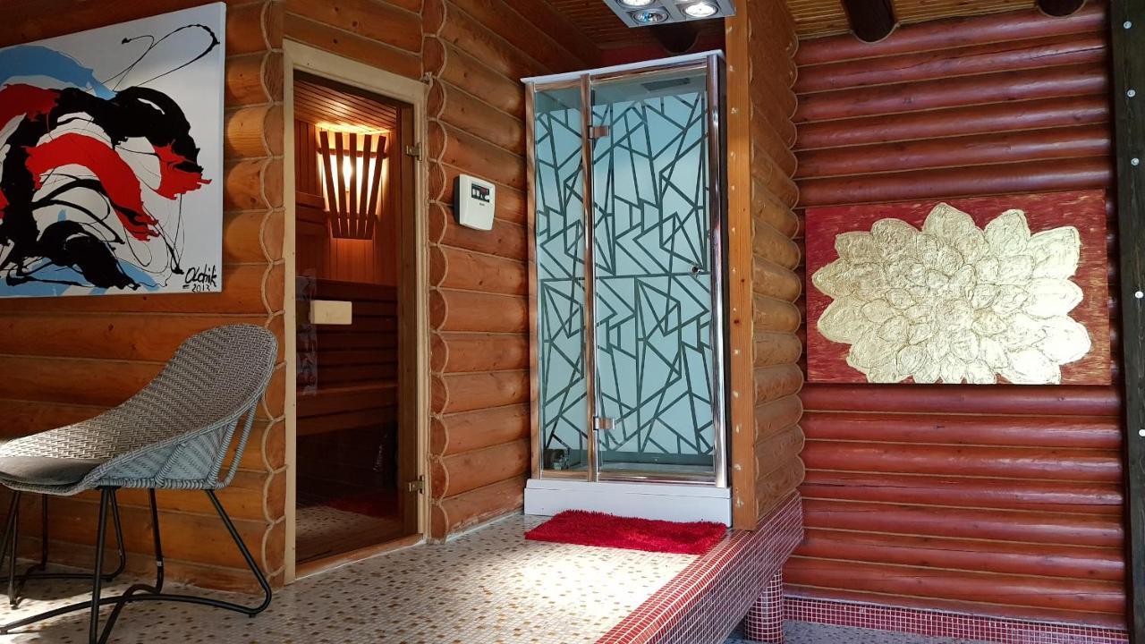 Luxury Apartments With Pool And Sauna In The Villa Chernivtsi Luaran gambar