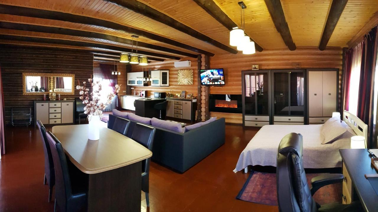 Luxury Apartments With Pool And Sauna In The Villa Chernivtsi Luaran gambar