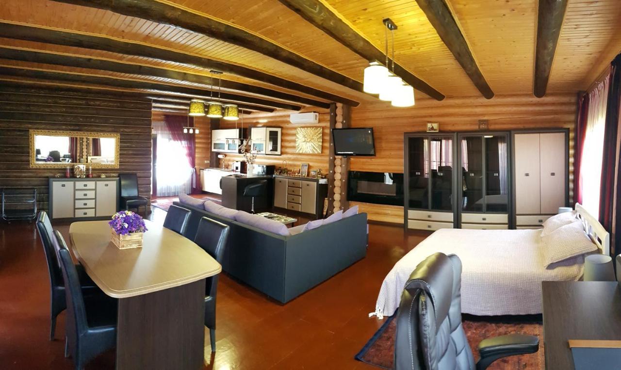 Luxury Apartments With Pool And Sauna In The Villa Chernivtsi Luaran gambar
